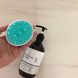 달리프 베러 퍼퓸 샴푸 1000ml 레이니데이 or 일랑로즈 — 5점을 준 리뷰어가 2020년 4월 올린 사용 사진