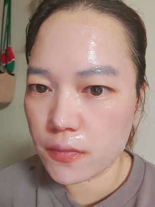 이너풀 하이 모이스처라이징 바이오셀룰로오스 마스크 — 5점을 준 리뷰어가 2020년 8월 올린 사용 사진