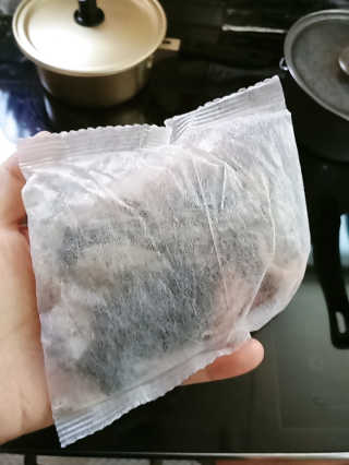 [풀무원] 자연의 감칠맛 통디포리, 통멸치 다시팩 세트 — 5점을 준 리뷰어가 2020년 5월 올린 사용 사진