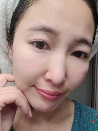IO 아이오 오늘도 넌 눈부셔 - 데일리 스크럽 클렌징폼 — 5점을 준 리뷰어가 2020년 12월 올린 사용 사진