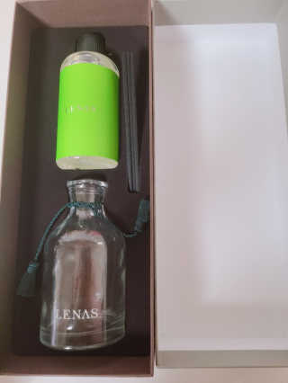 레나스 프리미엄 아로마 디퓨저 200ml  [1SET] — 4점을 준 리뷰어가 2020년 9월 올린 사용 사진