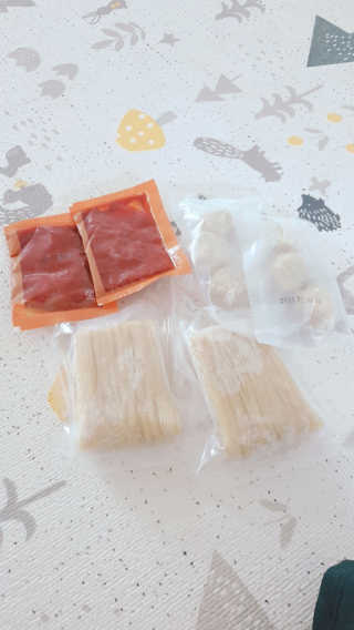 [심플리쿡]창화당떡볶이+모둠만두, 쫄면+굴림만두 SET — 5점을 준 리뷰어가 2020년 9월 올린 사용 사진