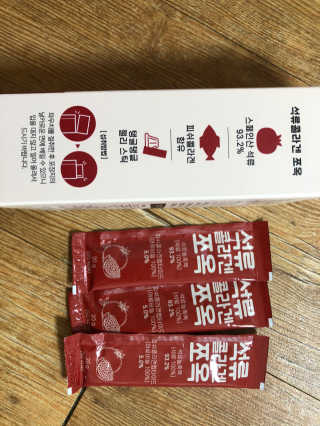 조은약초 석류콜라겐 석류즙 석류쪼옥 젤리 스틱 15포 x 20g — 4점을 준 리뷰어가 2020년 9월 올린 사용 사진