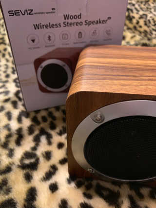 SEVIZ MINI10W 레트로 블루투스 스피커 — 5점을 준 리뷰어가 2020년 8월 올린 사용 사진