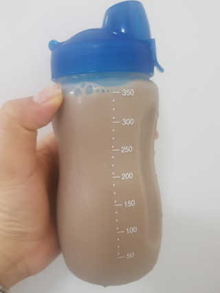 농사지음 약콩과 작두콩으로 만든 오늘두유 작약 — 4.5점을 준 리뷰어가 2020년 8월 올린 사용 사진