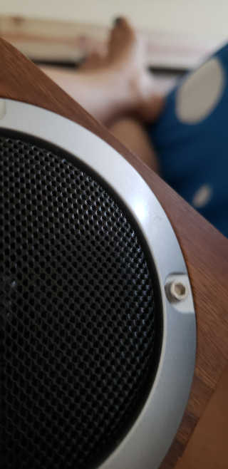 SEVIZ MINI10W 레트로 블루투스 스피커 — 4점을 준 리뷰어가 2020년 10월 올린 사용 사진