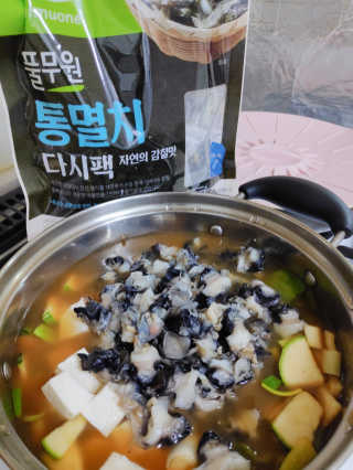 [풀무원] 자연의 감칠맛 통디포리, 통멸치 다시팩 세트 — 5점을 준 리뷰어가 2020년 5월 올린 사용 사진