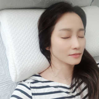 포유 메모리폼 경추베개 자모니베개 — 5점을 준 리뷰어가 2020년 10월 올린 사용 사진