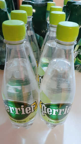 페리에 라임 500ml 투명페트 — 5점을 준 리뷰어가 2020년 11월 올린 사용 사진