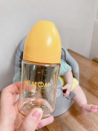 유비맘 PPSU 젖병 노꼭지_200ml_컬러 랜덤 발송 — 4.5점을 준 리뷰어가 2020년 6월 올린 사용 사진