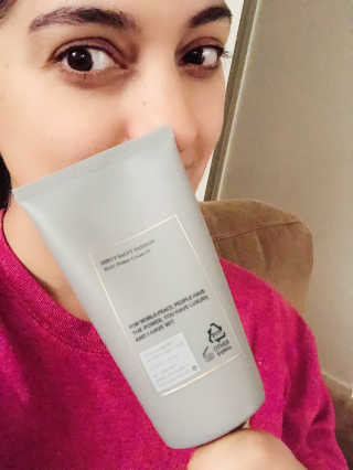 프라도어 바디 프라이머 크림-데오도란트 x 퍼퓸 로션 — 5점을 준 리뷰어가 2020년 7월 올린 사용 사진