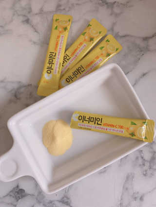 이너미인 VITAMIN-C 700 — 5점을 준 리뷰어가 2020년 8월 올린 사용 사진