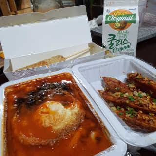 죠스떡볶이 [죠스푸드] 짜빠떡볶이+떡또그+범벅만두 신메뉴 3종 — 4점을 준 리뷰어가 2020년 4월 올린 사용 사진