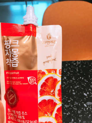 자연에온 핑크 자몽 착즙 100mL 10개입 2BOX — 4.5점을 준 리뷰어가 2020년 11월 올린 사용 사진