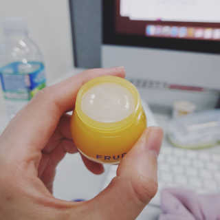 [후르디아] 올리브영 꿀과즙 립밤 2종 (블루베리/석류) — 5점을 준 리뷰어가 2020년 12월 올린 사용 사진