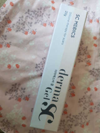 derma SC-Gel 더마에스씨 겔 20g — 5점을 준 리뷰어가 2020년 4월 올린 사용 사진