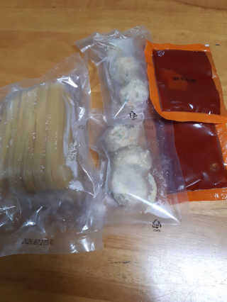 [심플리쿡]창화당떡볶이+모둠만두, 쫄면+굴림만두 SET — 4점을 준 리뷰어가 2020년 9월 올린 사용 사진