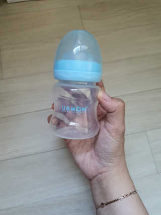 유비맘 신생아젖병 120ml 트리플팩_ 젖꼭지 포함 — 5점을 준 리뷰어가 2020년 6월 올린 사용 사진