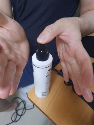 다슈코리아 다슈 포 맨 프리미엄 메가 홀드 슈퍼 스프레이 250ml — 5점을 준 리뷰어가 2020년 6월 올린 사용 사진