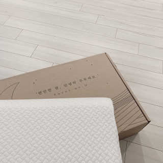 포유 메모리폼 경추베개 자모니베개 — 5점을 준 리뷰어가 2020년 10월 올린 사용 사진