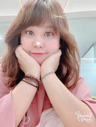 [블랙루즈] 크리스탈 하트 락 섀도우 4종 중 택1 — 5점을 준 리뷰어가 2020년 9월 올린 사용 사진