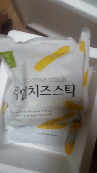가치식탁 리얼치즈스틱, 리얼크림치즈볼 — 5점을 준 리뷰어가 2020년 4월 올린 사용 사진