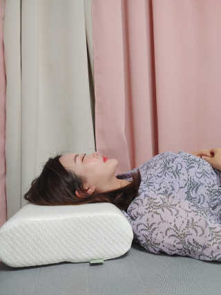 포유 메모리폼 경추베개 자모니베개 — 5점을 준 리뷰어가 2020년 8월 올린 사용 사진
