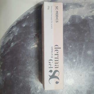 derma SC-Gel 더마에스씨 겔 20g — 5점을 준 리뷰어가 2020년 4월 올린 사용 사진