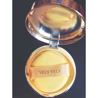VELY VELY 아우라 허니 글로우 쿠션 — 5점을 준 리뷰어가 2020년 4월 올린 사용 사진