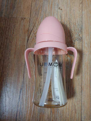 유비맘 샘방지 PPSU 빨대컵_컬러 랜덤 발송 — 5점을 준 리뷰어가 2020년 7월 올린 사용 사진
