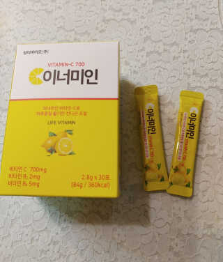 이너미인 VITAMIN-C 700 — 5점을 준 리뷰어가 2020년 8월 올린 사용 사진