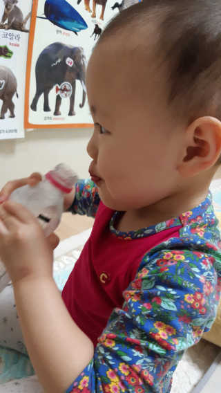 아쿠아스 플레이버워터 [아쿠아스] 복숭아 플레이버워터 1BOX 20개입 — 5점을 준 리뷰어가 2020년 4월 올린 사용 사진