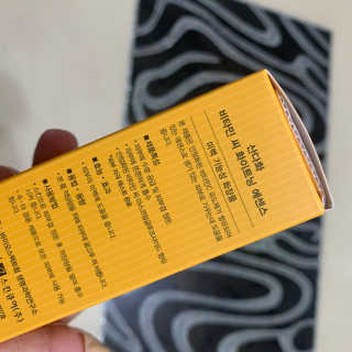 [스킨큐어] 산다화 비타민C 화이트닝 에센스 30ml — 4점을 준 리뷰어가 2020년 4월 올린 사용 사진