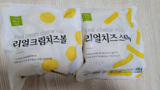 가치식탁 리얼치즈스틱, 리얼크림치즈볼 — 5점을 준 리뷰어가 2020년 10월 올린 사용 사진