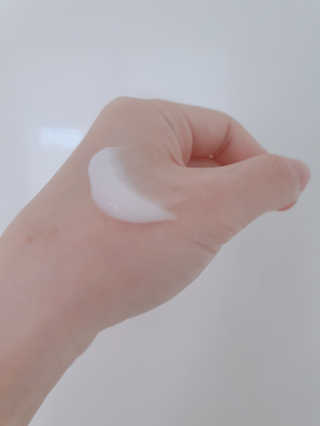 La Theorie Hydrating Ingredients | 하이드레이팅 인그레이디언츠 — 5점을 준 리뷰어가 2020년 5월 올린 사용 사진