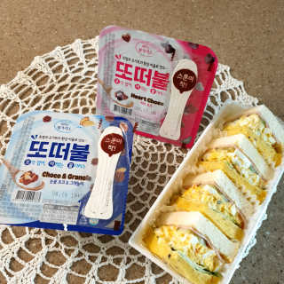 남양유업 또깍 접어 떠먹는 불가리스 2종 — 5점을 준 리뷰어가 2020년 8월 올린 사용 사진
