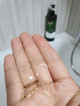 르퀼라야 스칼프 샴푸 810ml [가드니아/포레스트] — 5점을 준 리뷰어가 2020년 7월 올린 사용 사진
