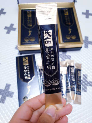 헬스업_천명진프리미엄홍삼스틱_10ml x 30포 — 5점을 준 리뷰어가 2020년 7월 올린 사용 사진