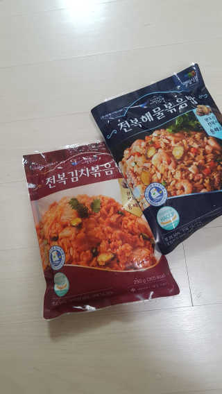 바다는다웰빙이다 전복해물볶음밥/전복김치볶음밥 250g-4봉지 — 4점을 준 리뷰어가 2020년 9월 올린 사용 사진