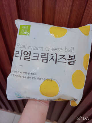 가치식탁 리얼치즈스틱, 리얼크림치즈볼 — 5점을 준 리뷰어가 2020년 9월 올린 사용 사진