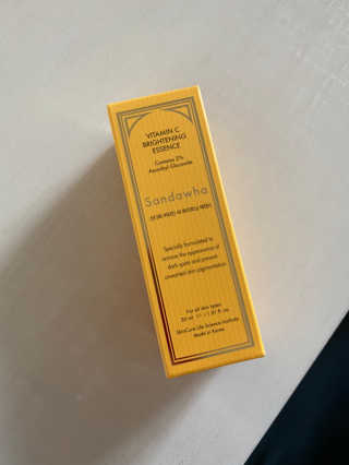 [스킨큐어] 산다화 비타민C 화이트닝 에센스 30ml — 5점을 준 리뷰어가 2020년 4월 올린 사용 사진