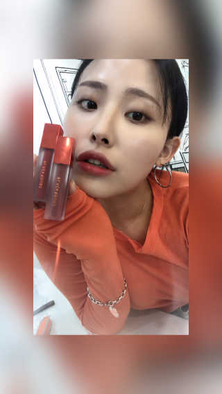 [블랙루즈] 에어 핏 벨벳 틴트3 택1+랜덤1 — 5점을 준 리뷰어가 2020년 9월 올린 사용 사진