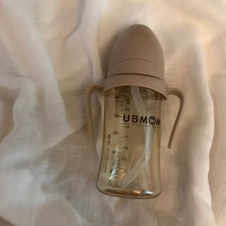 유비맘 샘방지 PPSU 빨대컵_컬러 랜덤 발송 — 5점을 준 리뷰어가 2020년 7월 올린 사용 사진
