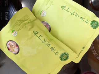 한촌몰 설렁탕집 가마솥 도가니탕 350g x 2팩 — 5점을 준 리뷰어가 2020년 8월 올린 사용 사진