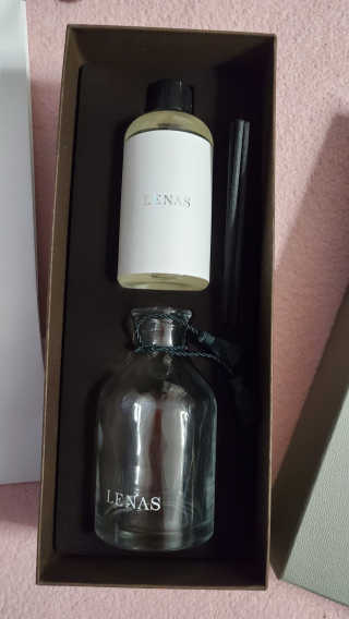 레나스 프리미엄 아로마 디퓨저 200ml  [1SET] — 5점을 준 리뷰어가 2020년 11월 올린 사용 사진
