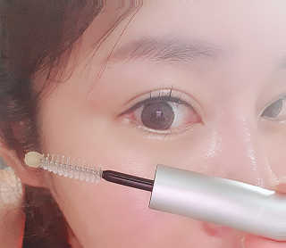 닥터존스킨 눈썹자라 — 5점을 준 리뷰어가 2020년 8월 올린 사용 사진