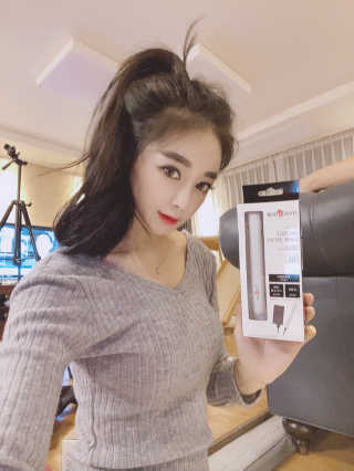 모즈헤어 휴대용 미니 고데기 — 5점을 준 리뷰어가 2020년 10월 올린 사용 사진