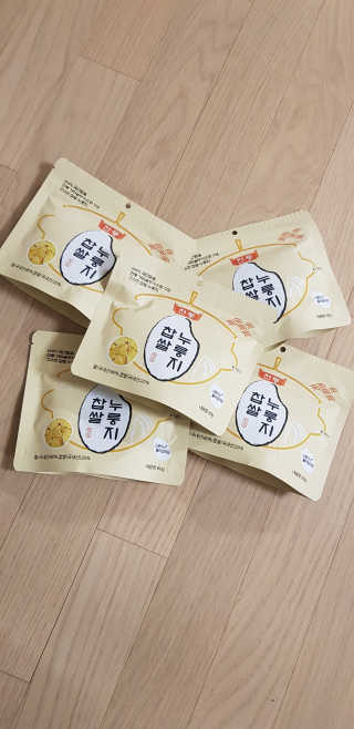 [꾸콤] 참참 전통 찹쌀 누룽지 일주일세트 60g x 5 — 3점을 준 리뷰어가 2020년 11월 올린 사용 사진