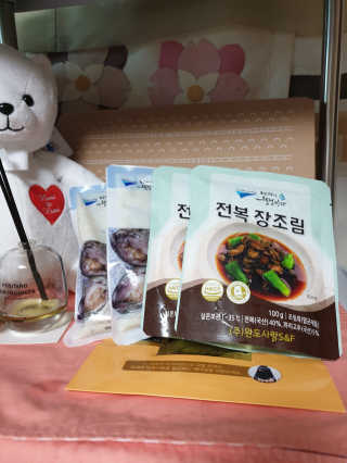 바다는다웰빙이다 완도사랑 전복죽 250g - 2팩 + 전복장조림 2팩 — 4점을 준 리뷰어가 2020년 8월 올린 사용 사진