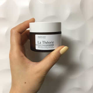La Theorie Hydrating Ingredients | 하이드레이팅 인그레이디언츠 — 5점을 준 리뷰어가 2020년 5월 올린 사용 사진